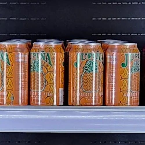 Jupiña (Pineapple Soda).