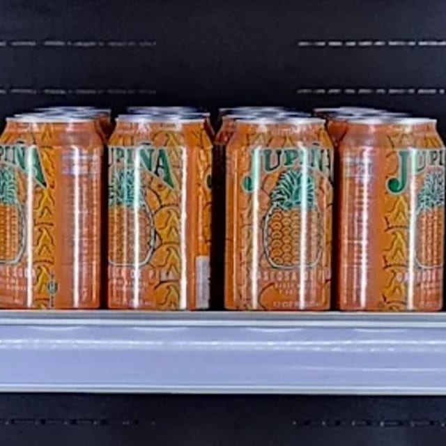 Jupiña (Pineapple Soda).
